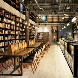Hotel Lamp Light Books Fukuoka ***