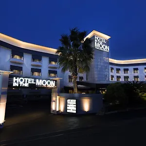 ** Love hotel In The Moon (adults Only) Japan